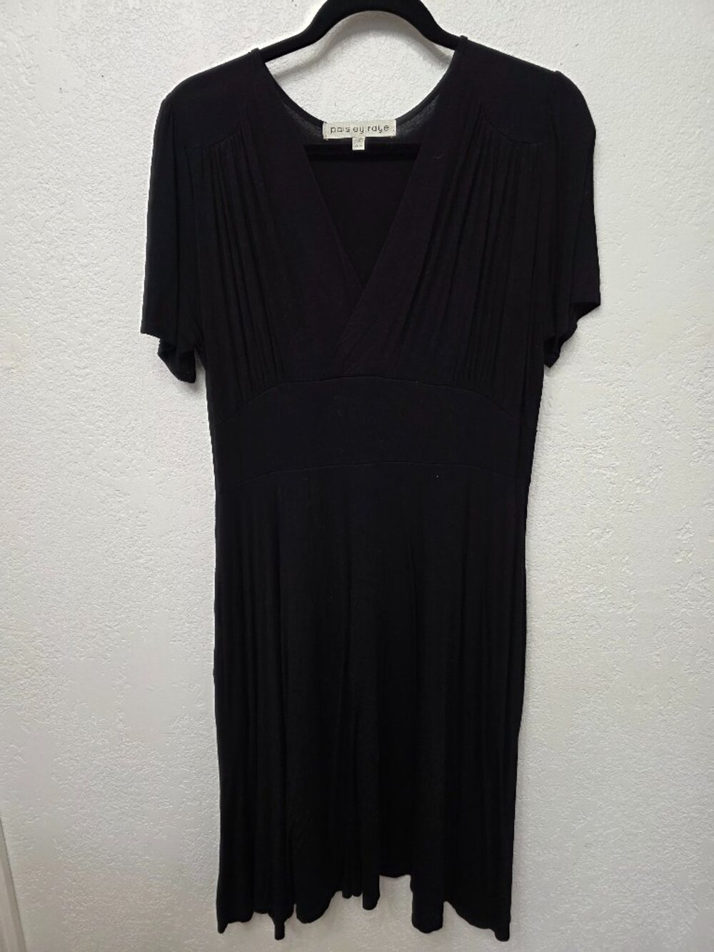 Paisley Raye Black V-Neck Swing Dress Size 0X Pockets‎ Made in USA
